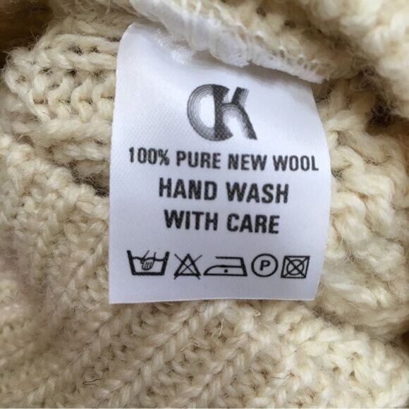 LATCHFORDS OF IRELAND CABLE KNIT OVERSIZED SLOUCHY SWEATER IN 100% WOOL - Picture 12 of 12